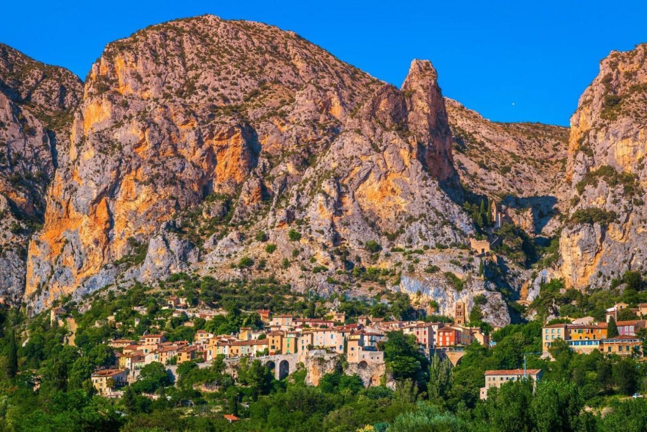 La Maison Des Collines Allemagne-en-Provence Eksteriør billede